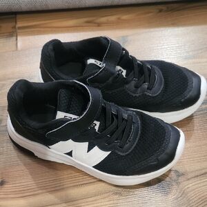 New Balance Kids Black White 578 Velcro Strap Size 1